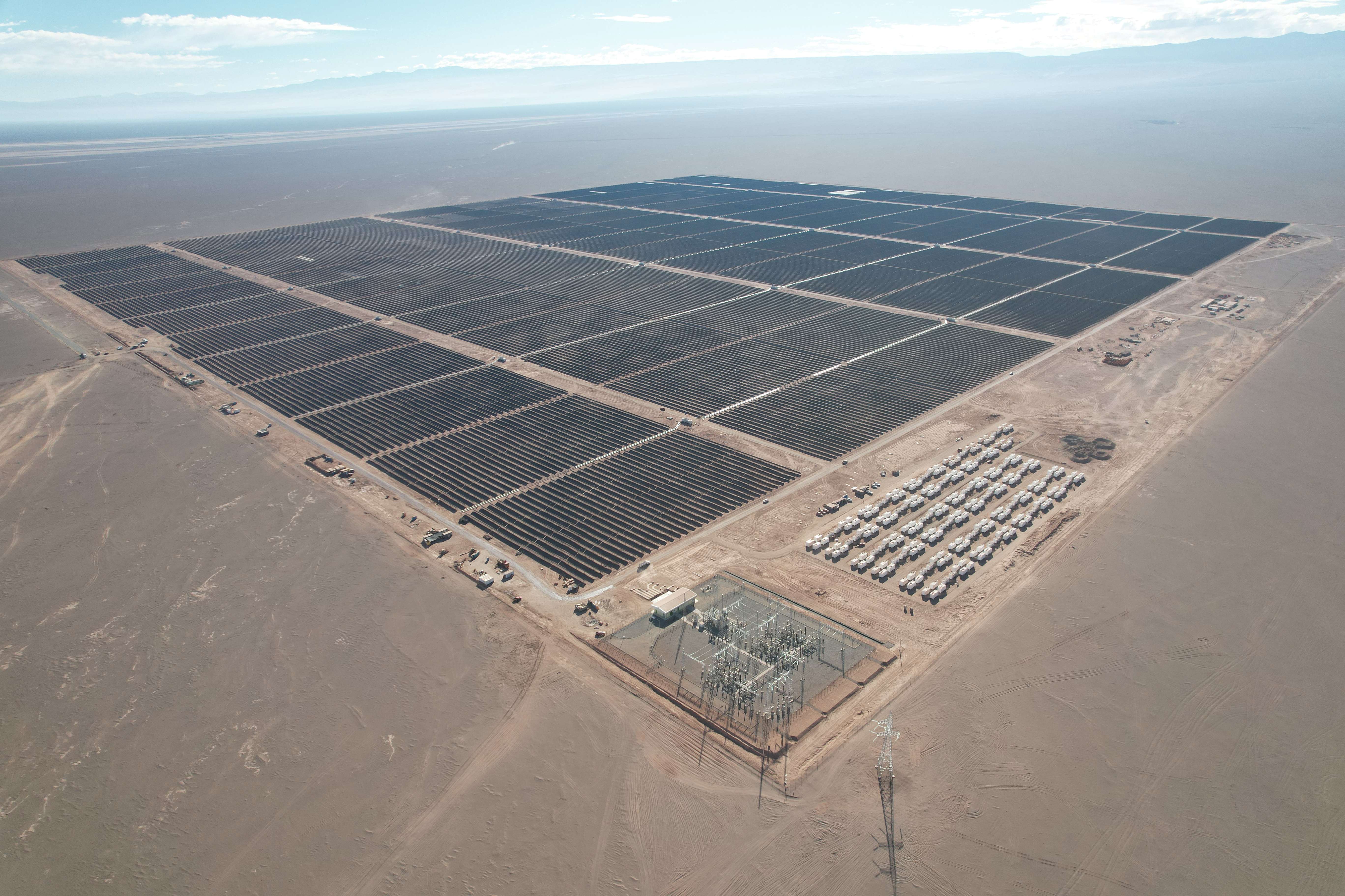 Large scale solar farm representing the 3.5 GW portfolio sold by Zelestra