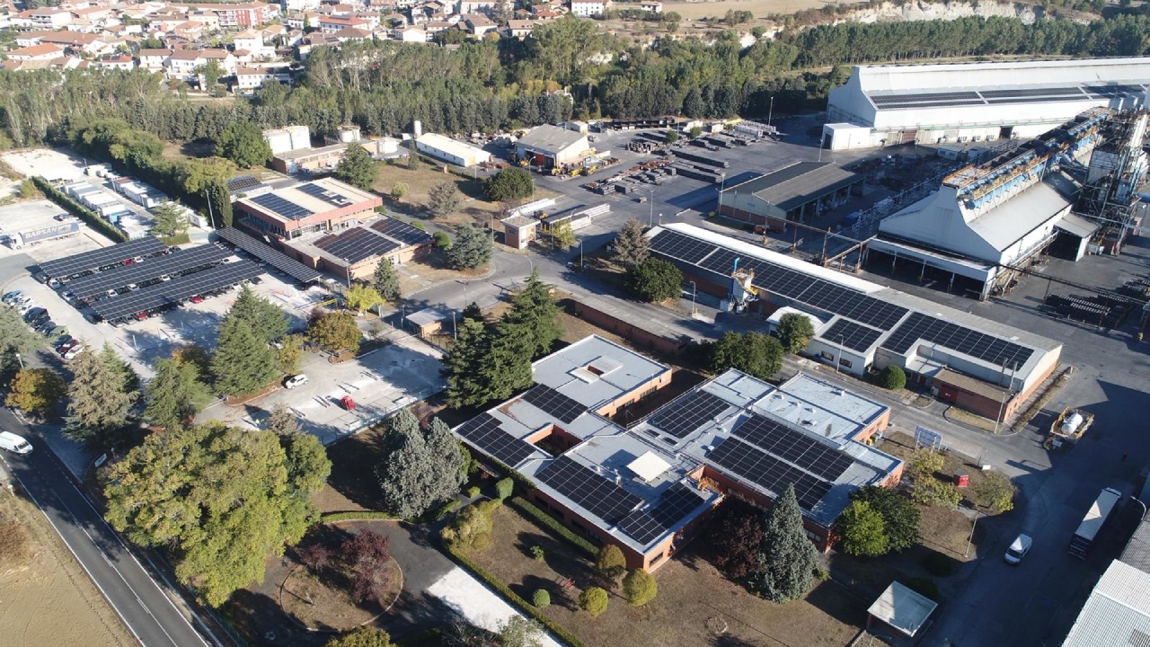 Large scale industrial solar array integrated with a heavy manufacturing facility in Spain
