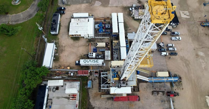 A conceptual rendering of a deep-drilling rig for superhot geothermal power extraction