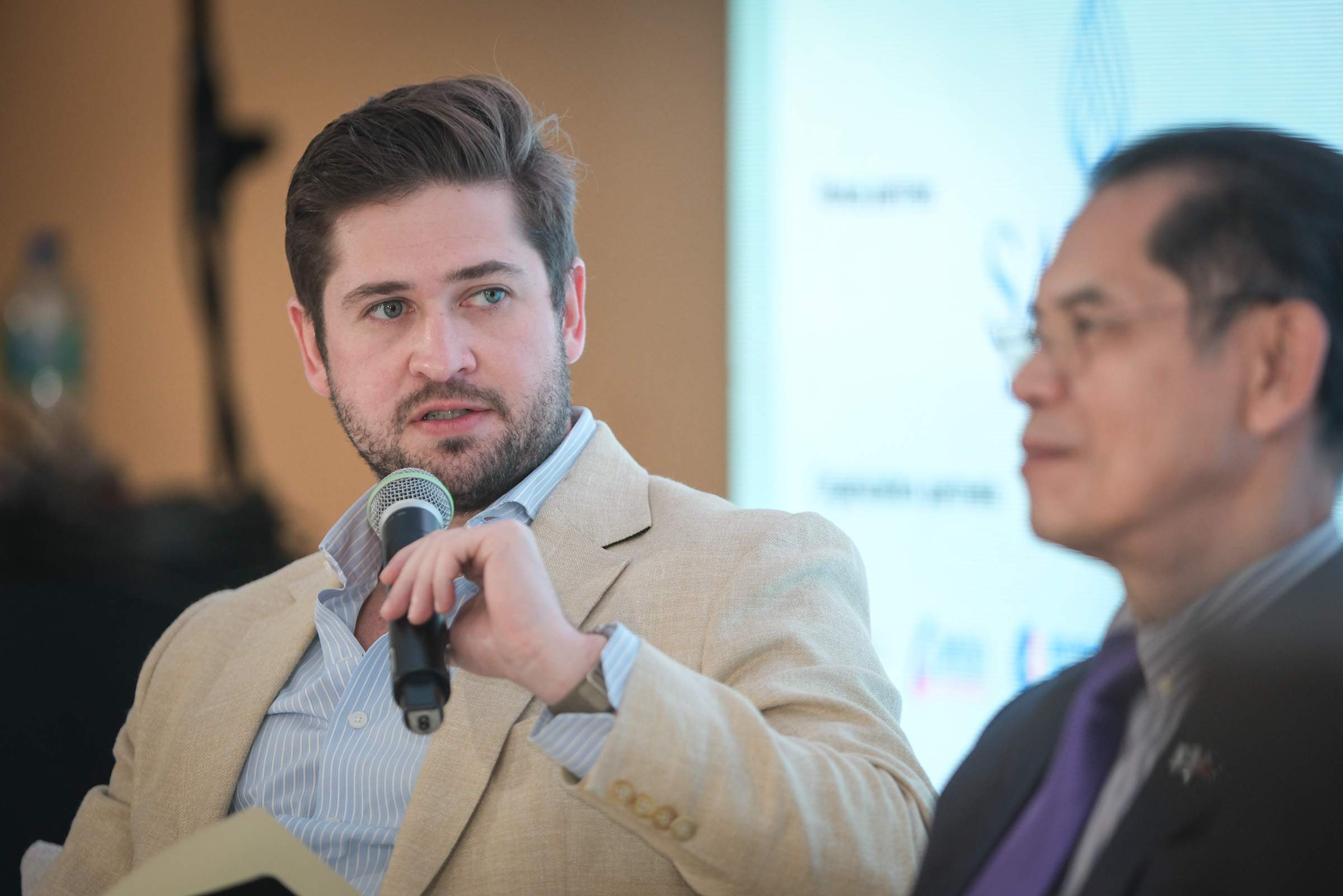 David Aboitiz speaking about renewable energy expansion plans during an industry conference.