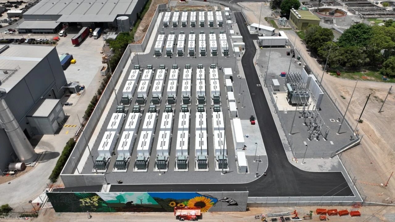 Large scale battery energy storage system containers in a grid-scale facility